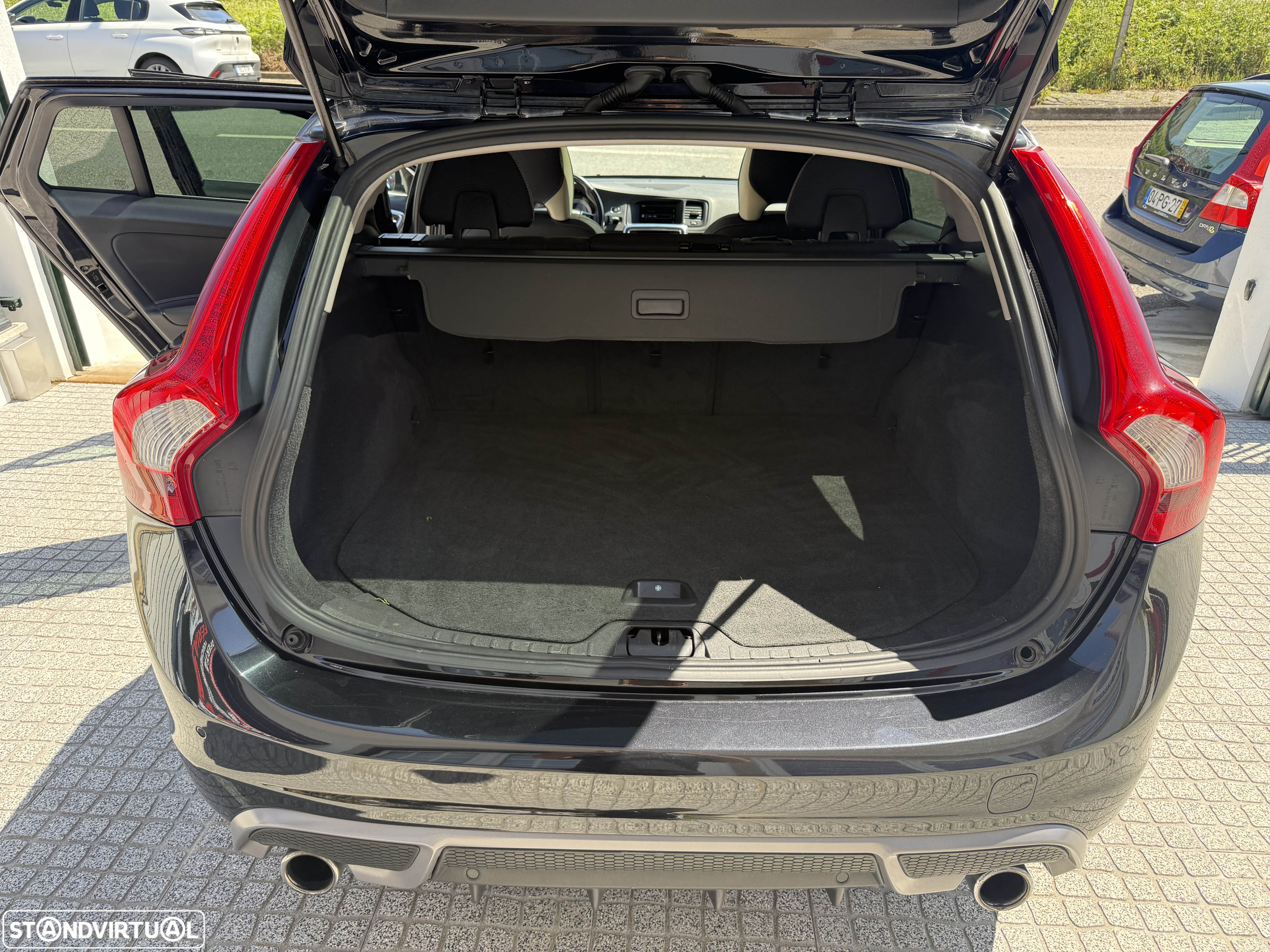 Volvo V60 1.6 D2 R-Design - 10