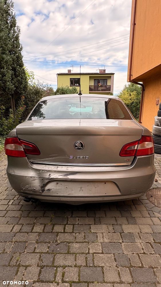 Skoda Superb 2.0 TDI Ambition - 4