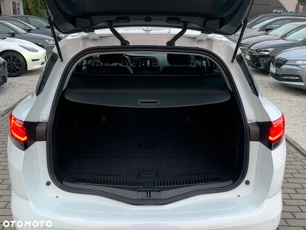 Renault Megane 1.5 Blue dCi Intens EDC - 8