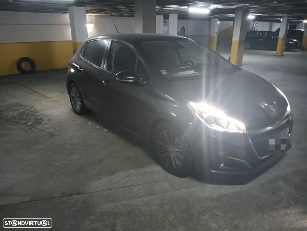 Peugeot 208 1.2 PureTech Signature - 4