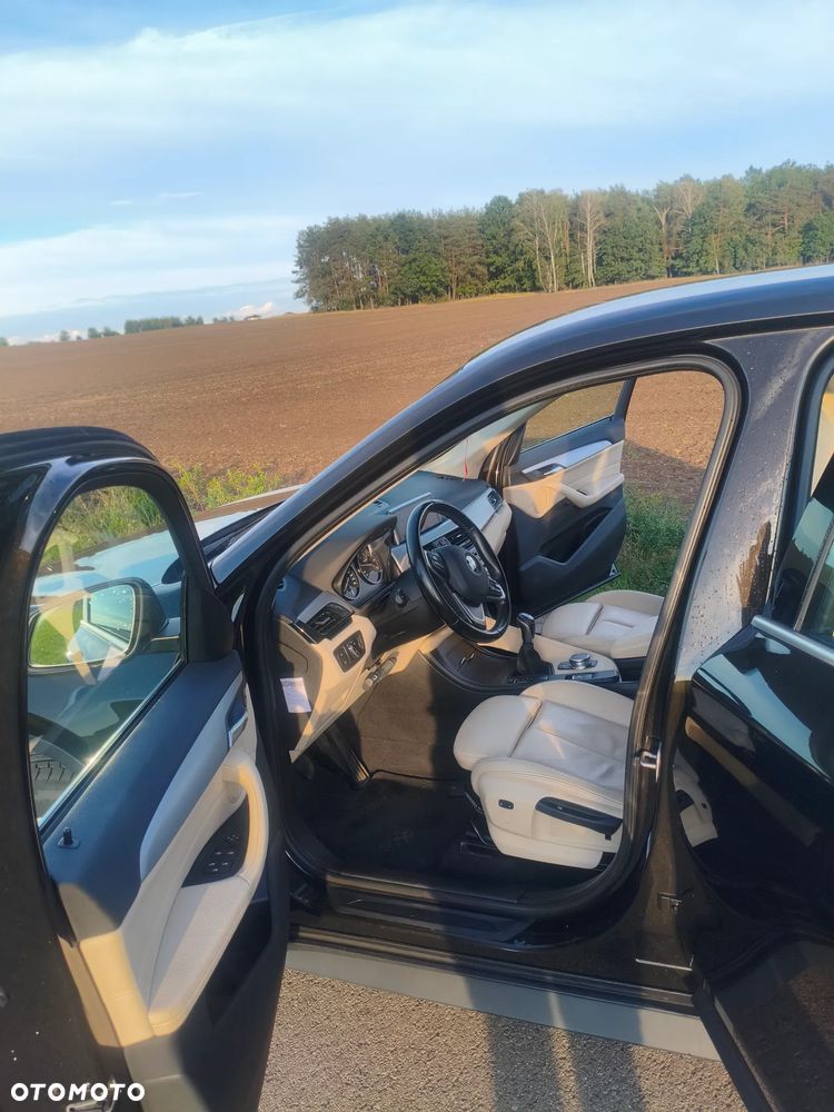 BMW X1 sDrive18d Sport Line - 23