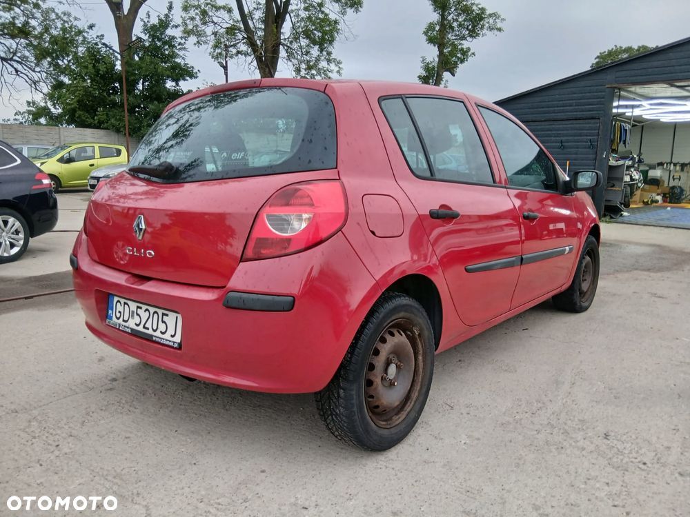 Renault Clio 1.2 16V Authentique - 8