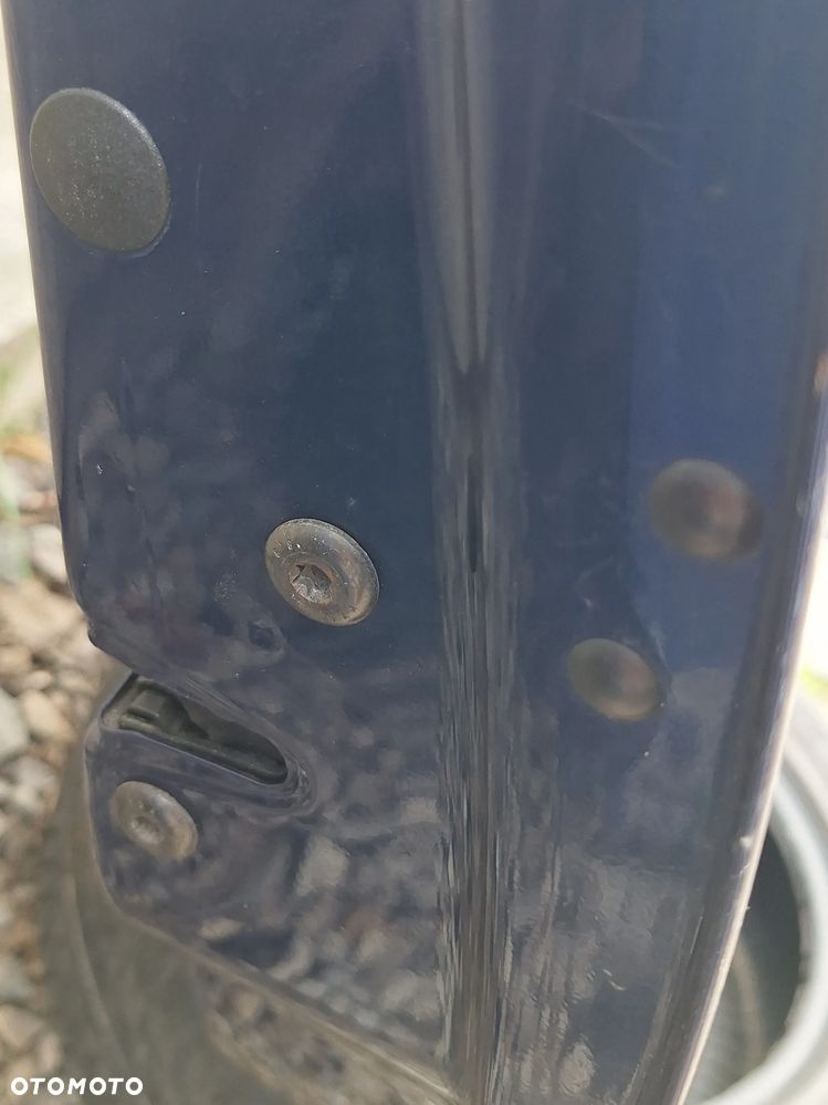 ZAMEK DRZWI PRAWY PRZÓD - SKODA FABIA II - 2007-10 ROK / EUROPA - 1