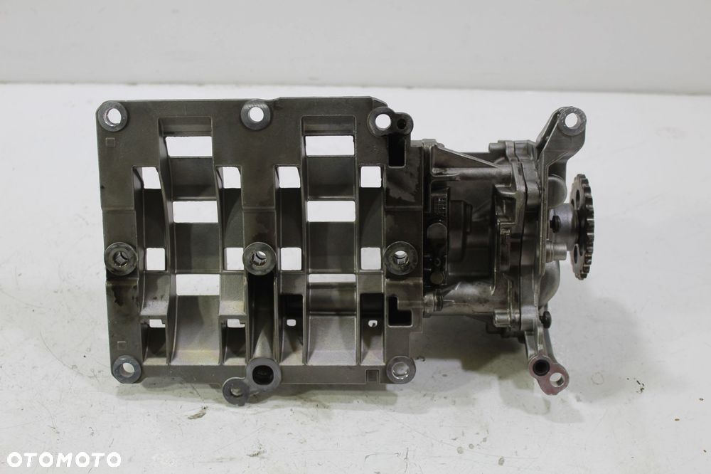POMPA OLEJU BMW E60 E90 E87 E84 2.0D N47D20 7798014 - 5