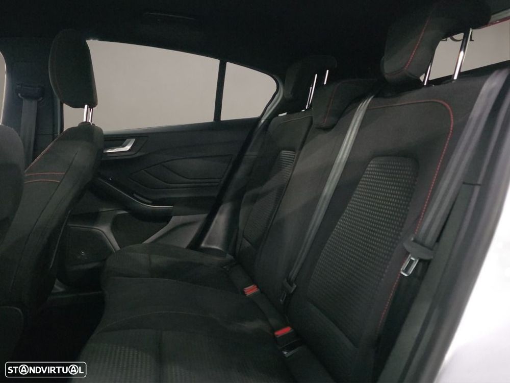 Ford Focus 1.0 EcoBoost MHEV ST-Line - 14