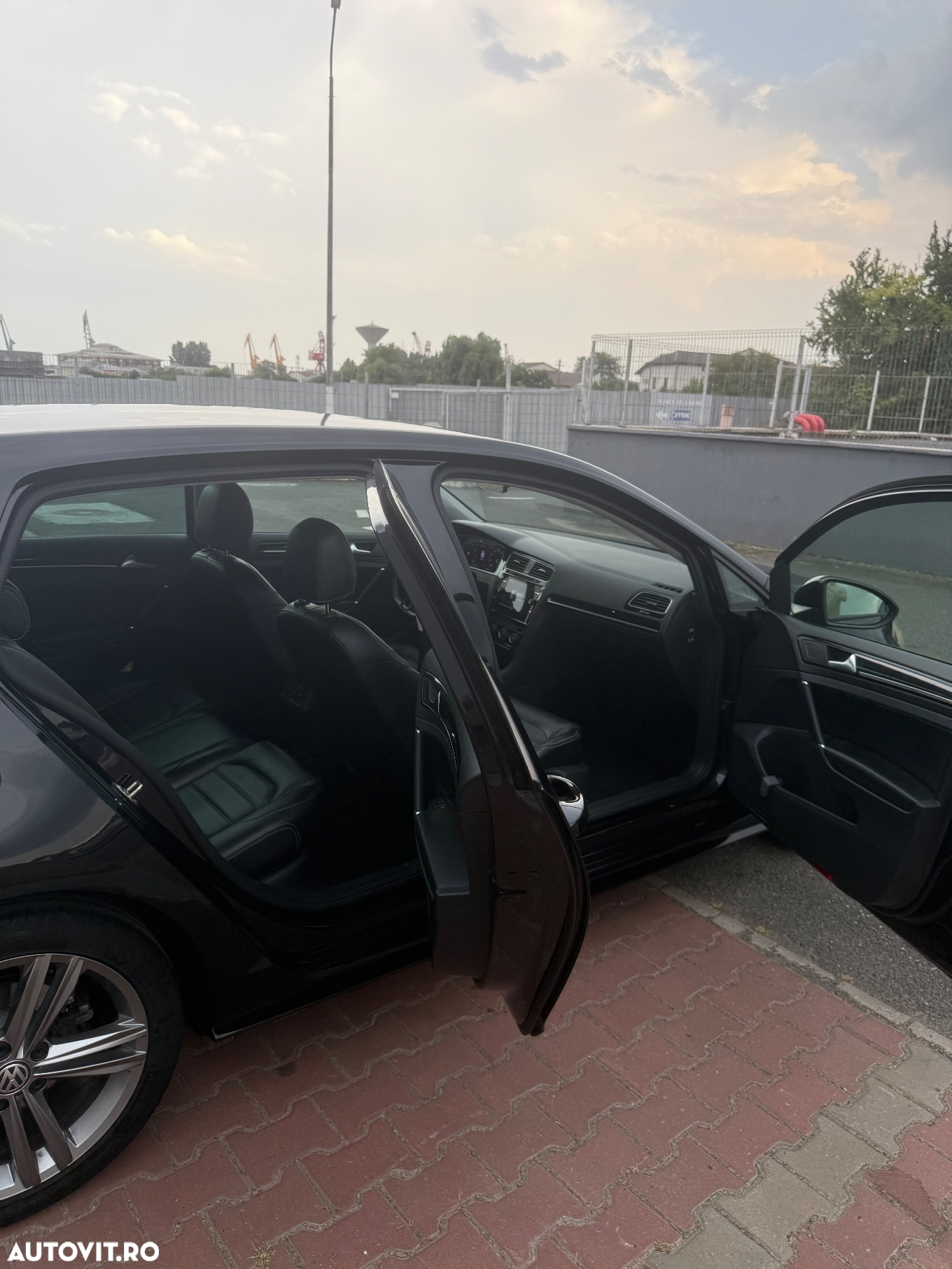 Volkswagen Golf - 6