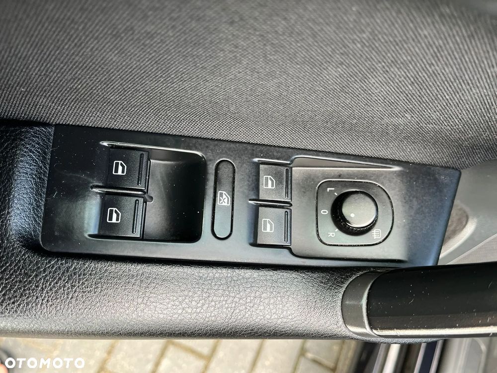 Volkswagen Passat 2.0 TDI DSG BlueMotion Technology Comfortline - 26