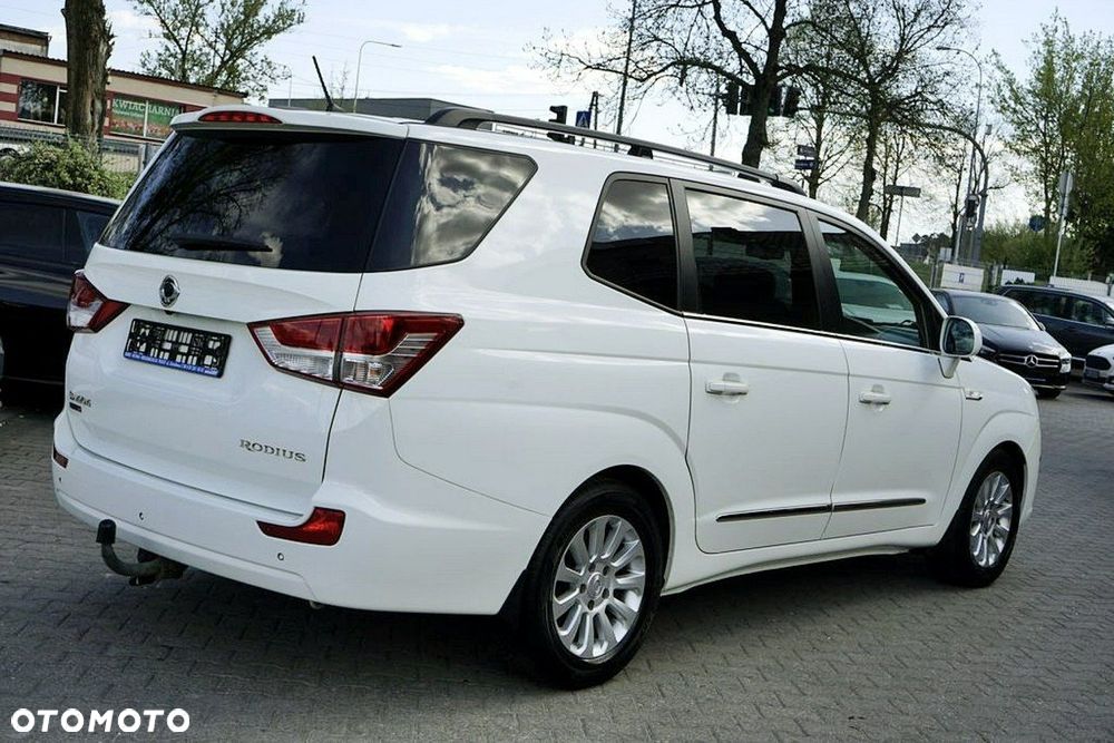 SsangYong/KGM Rodius - 7
