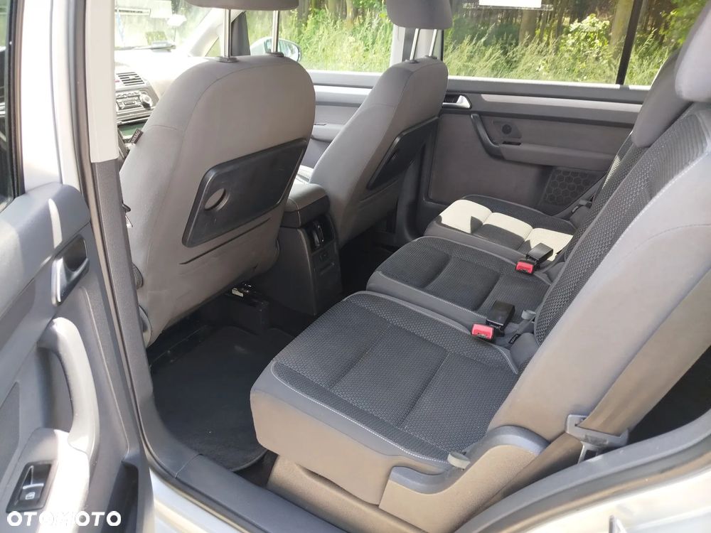 Volkswagen Touran 1.6 TDI DPF STYLE - 6