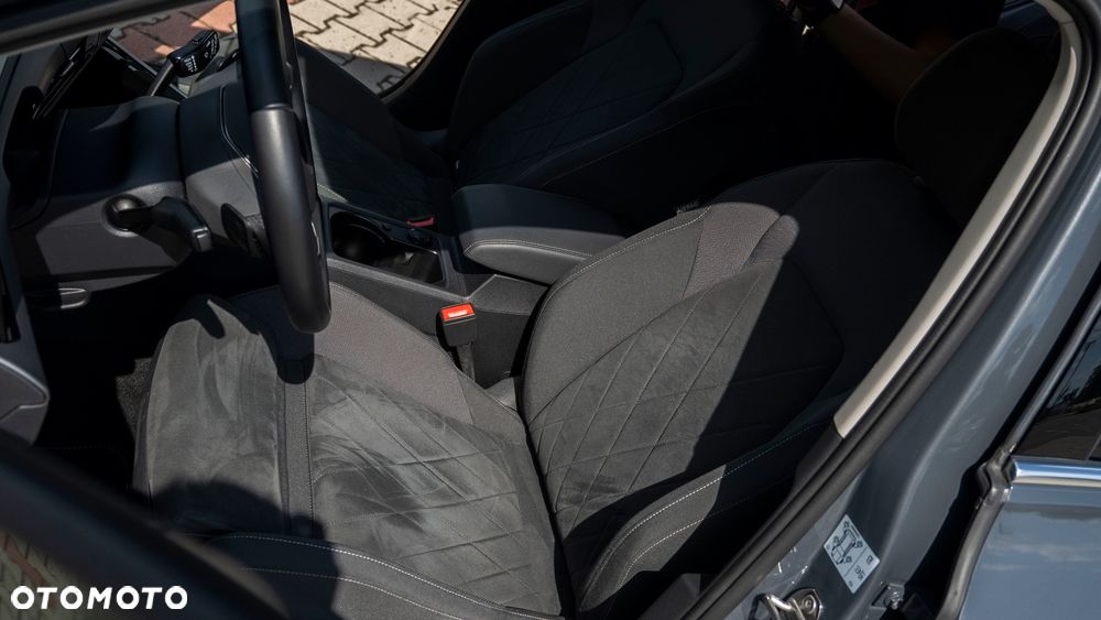 Volkswagen Golf - 12