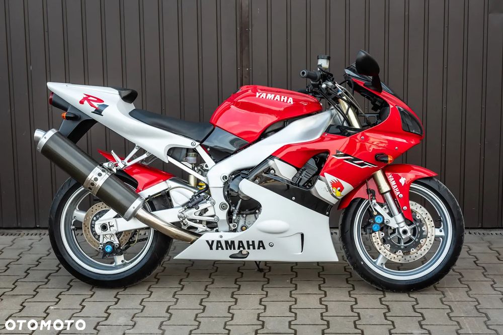 Yamaha R1 - 2