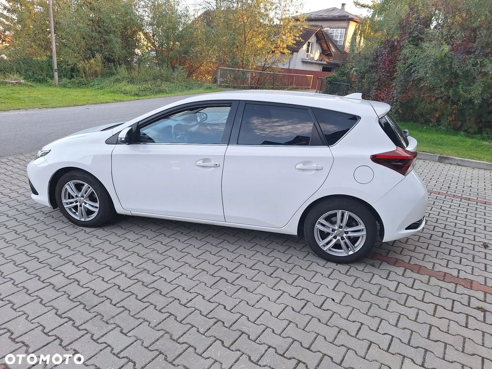 Toyota Auris - 10