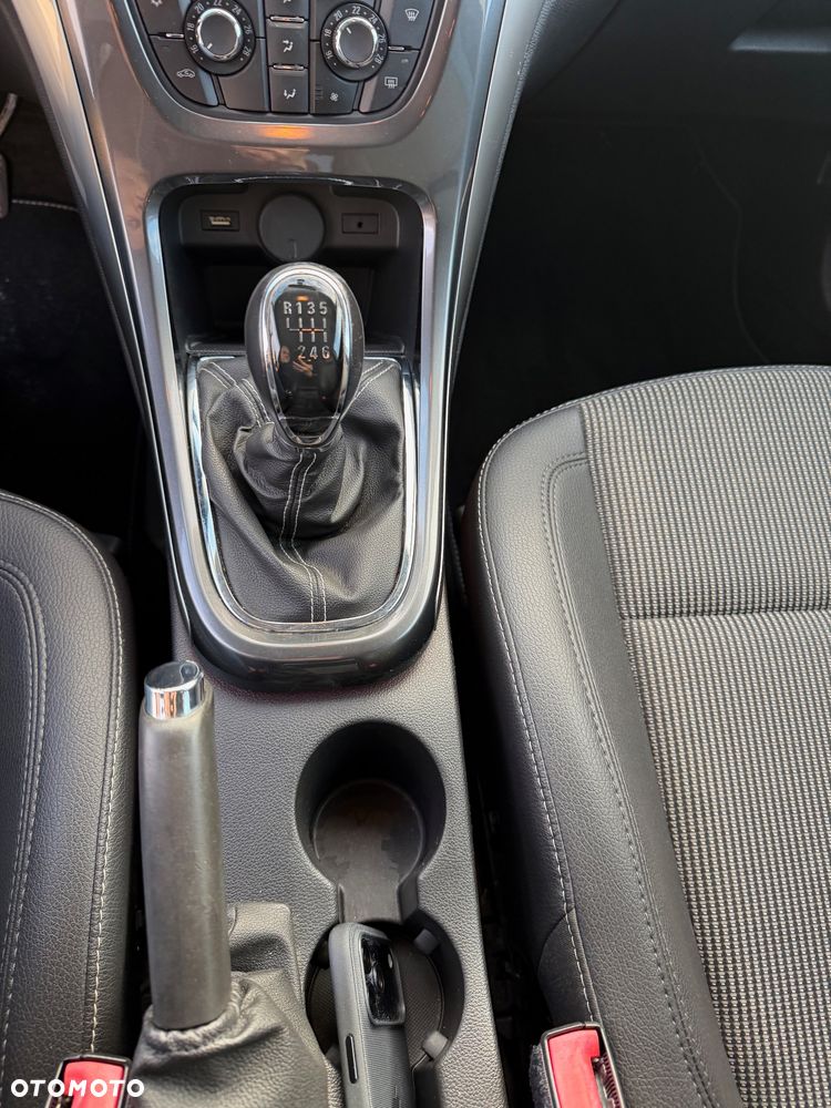Opel Astra 1.4 T Cosmo - 27