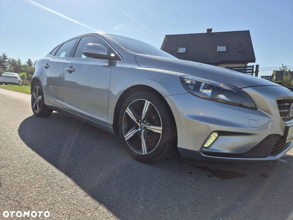 Volvo V40 D2 R-Design - 2