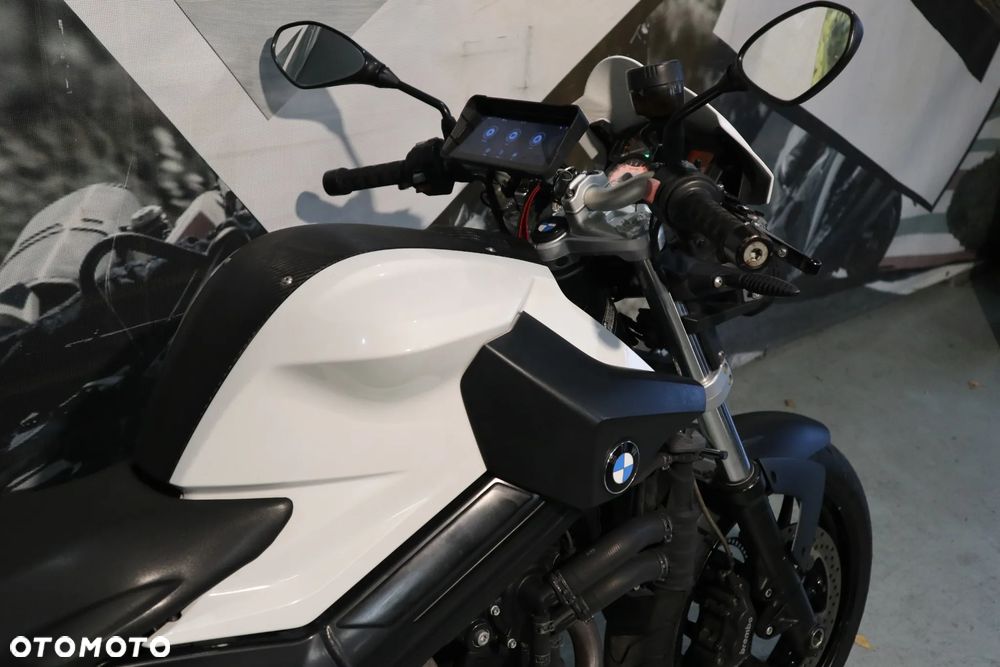 BMW F - 21