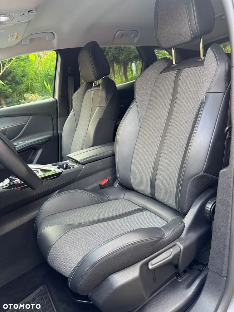 Peugeot 3008 1.2 PureTech Allure Pack S&S EAT8 - 17