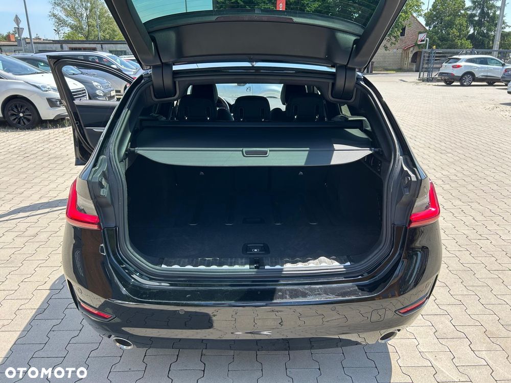 BMW Seria 3 320d xDrive M Sport sport - 21