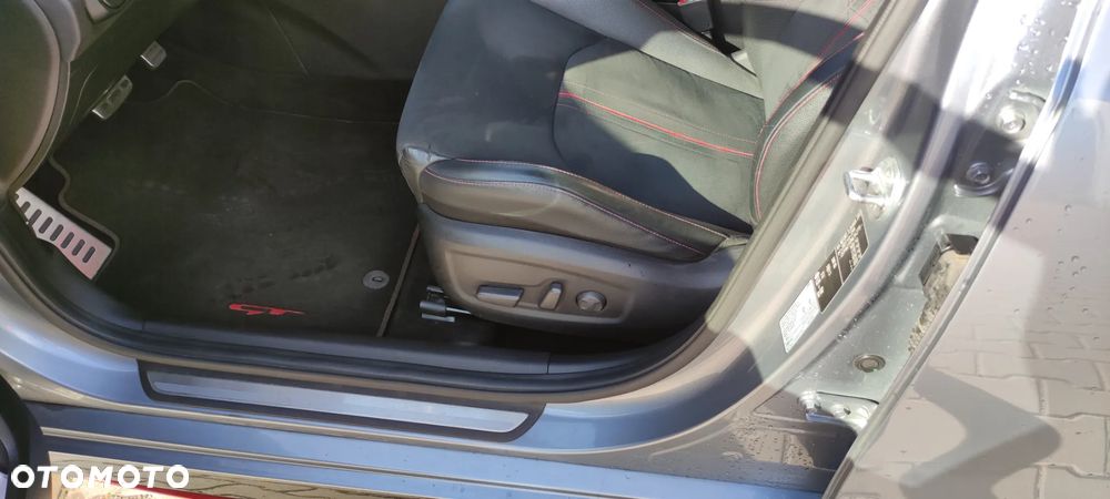 Kia ProCeed 1.6 T-GDI GT DCT - 10