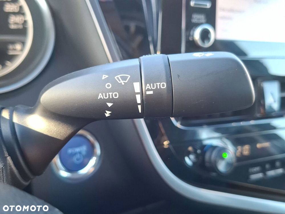 Toyota Camry 2.5 Hybrid Comfort CVT - 21