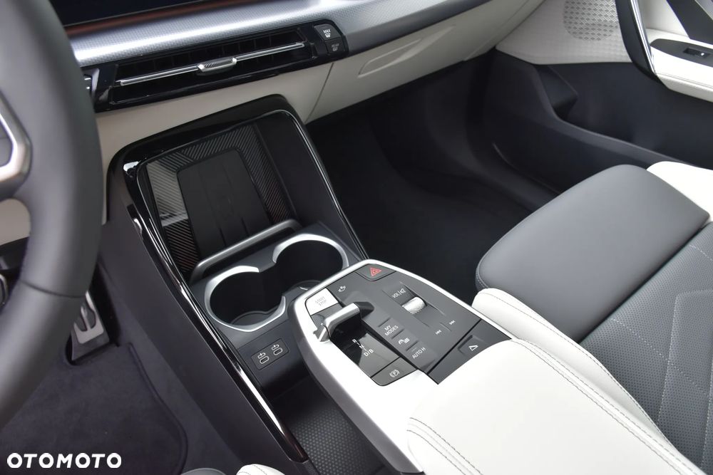 BMW iX1 xDrive30 66.5kWh M Sport Edition - 23
