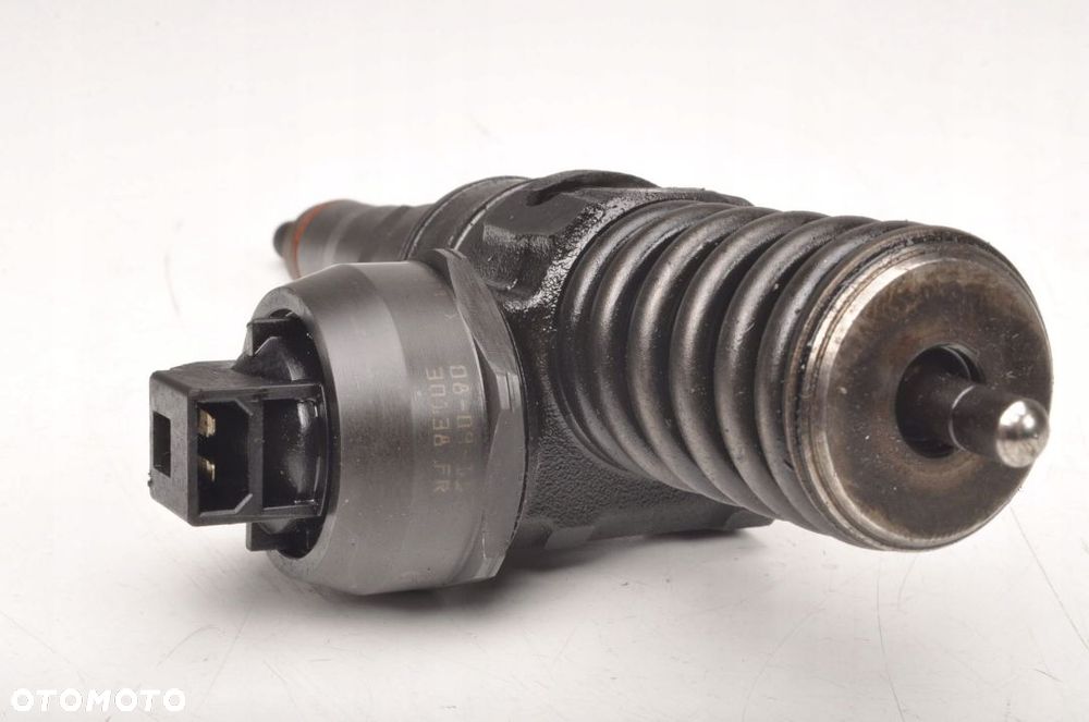 VW PASSAT B5 1.9 TDI POMPOWTRYSK 045130079X - 3