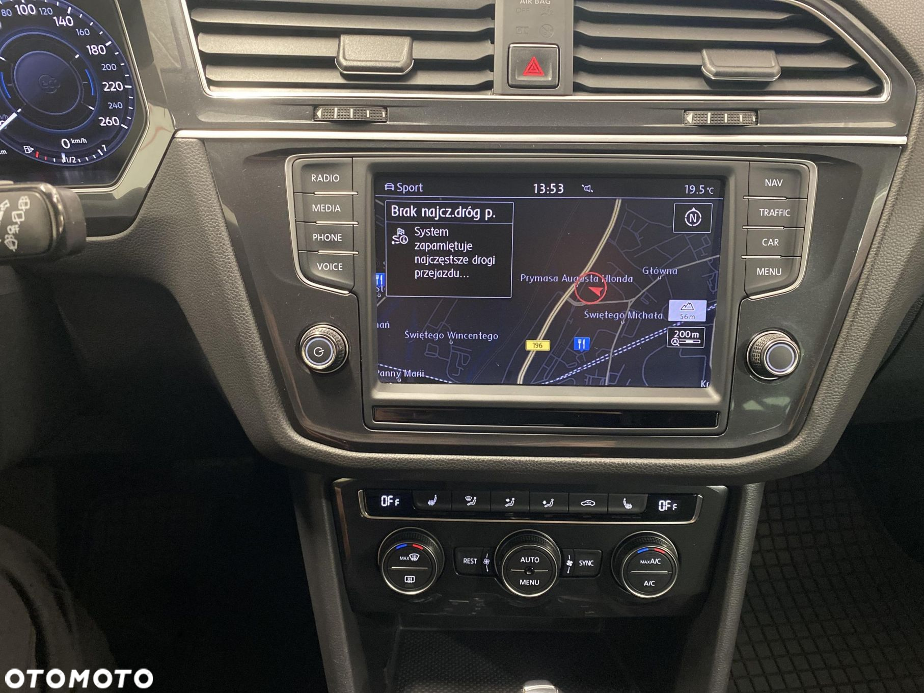 Volkswagen Tiguan - 19