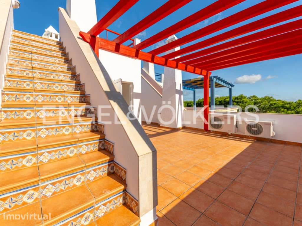 Moradia T3 na Praia Verde com jardins privativos - Grande imagem: 3/42