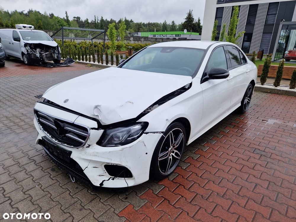 Mercedes-Benz Klasa E 220 d 4-Matic Business Edition 9G-TRONIC - 8