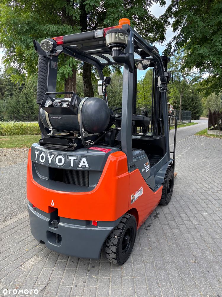 Toyota wózek widłowy 8FGF18 GWARANCJA LPG benzyna triplex PERFEKCYJNY 46800 NETTO - 5