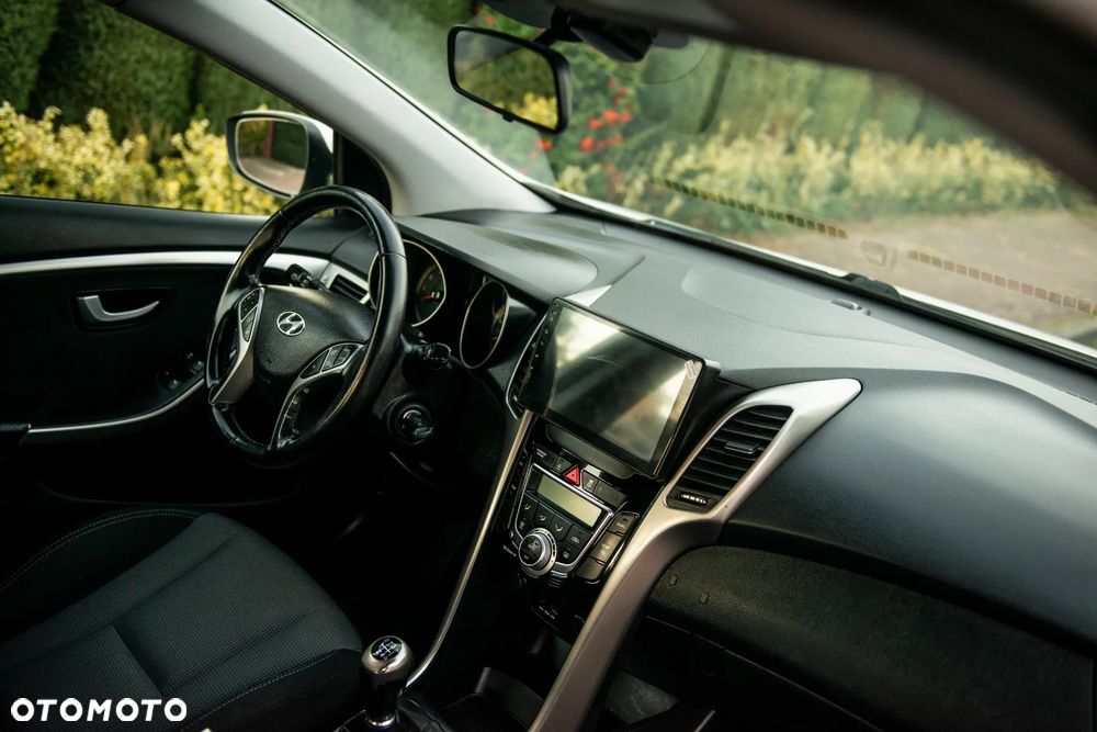 Hyundai i30 i30cw 1.6 Fifa World Cup Edition - 38