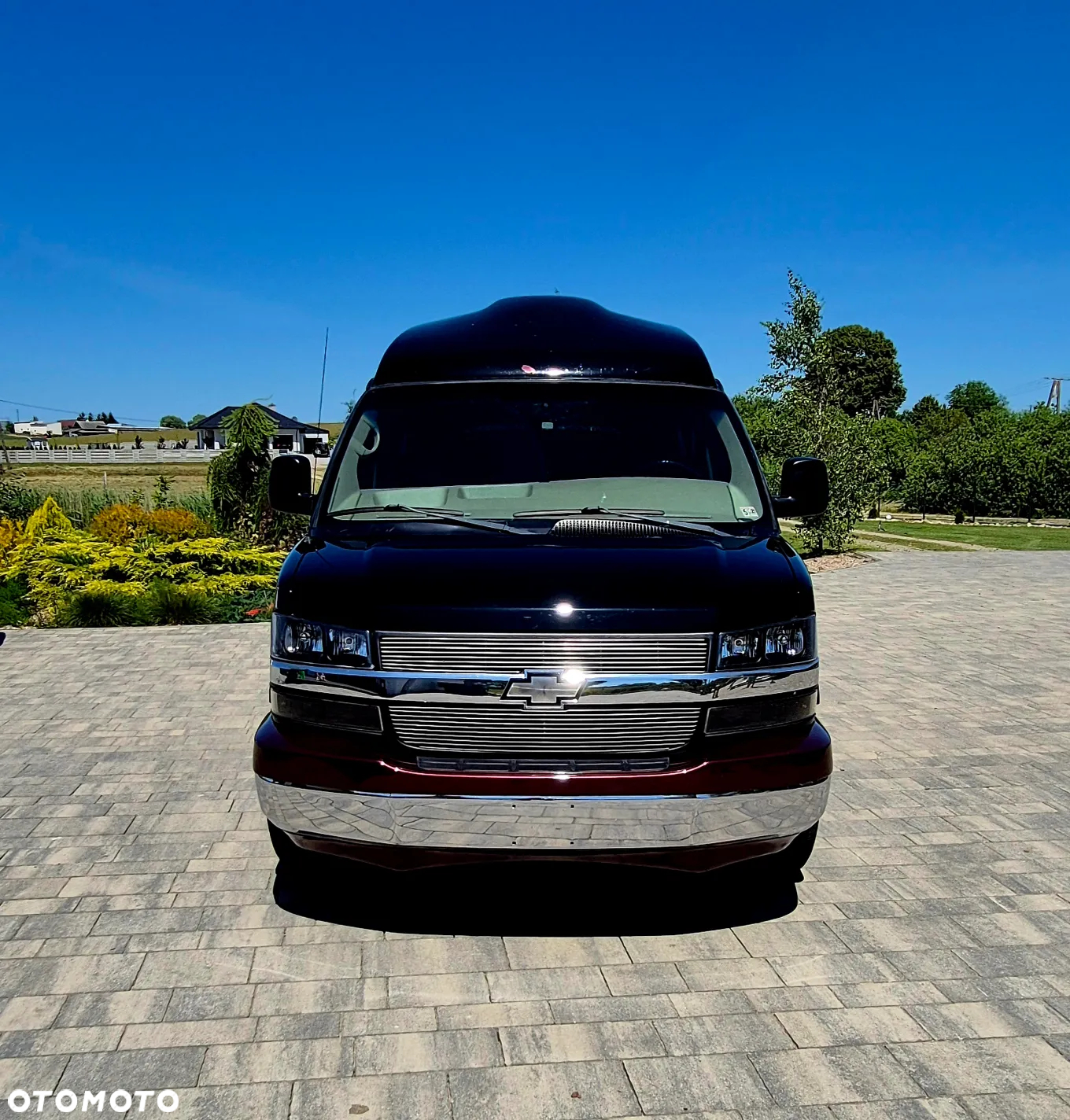 Chevrolet Express - 11
