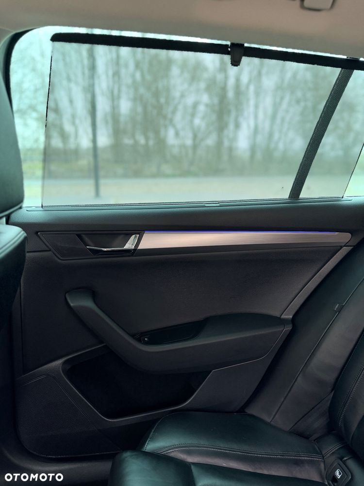 Skoda Superb 2.0 TDI 4x4 DSG Premium Edition - 20