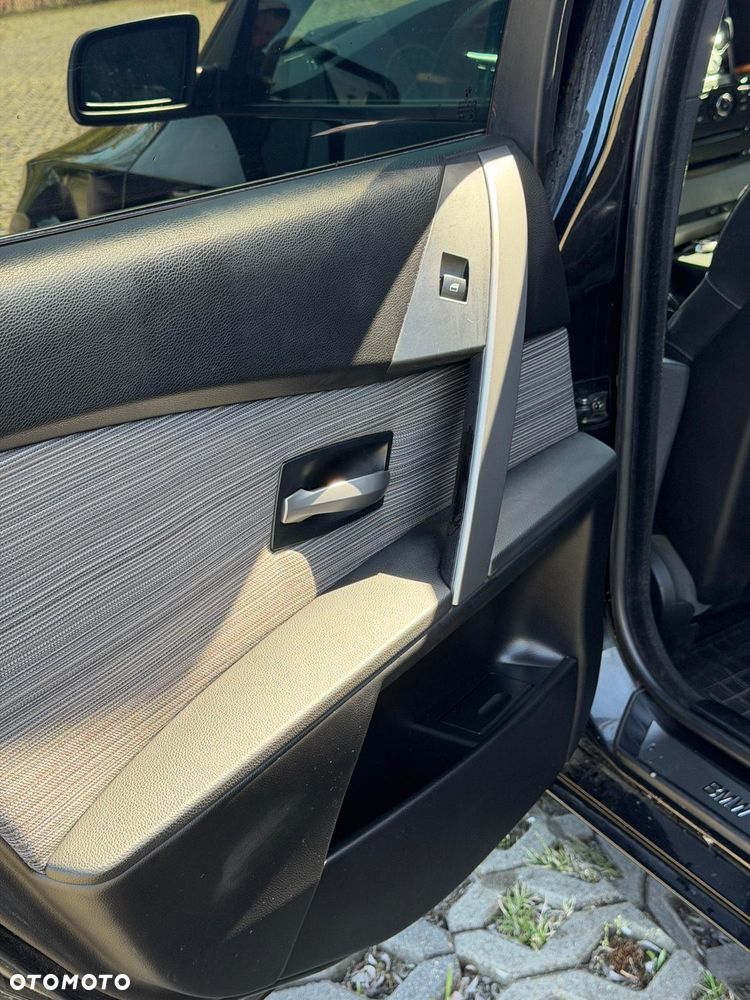 BMW Seria 5 525i - 10