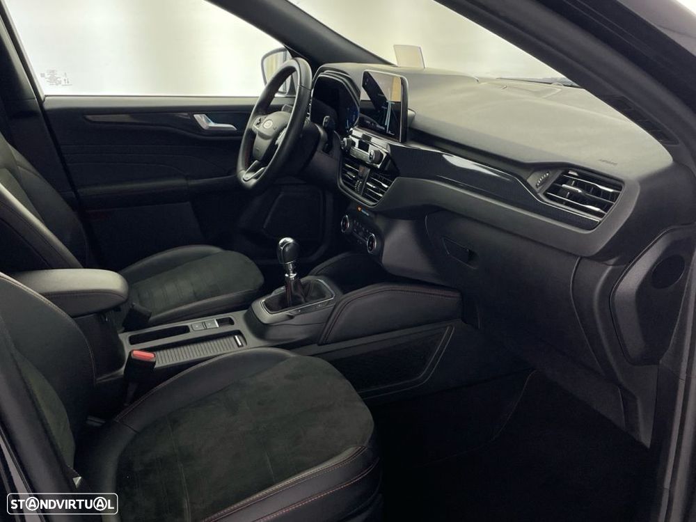 Ford Kuga 1.5 EcoBoost ST-Line X - 21