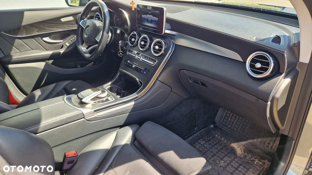 Mercedes-Benz GLC - 24