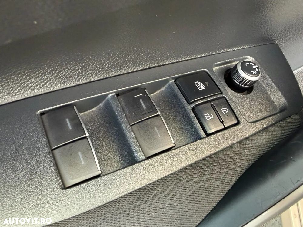 Toyota Corolla - 24