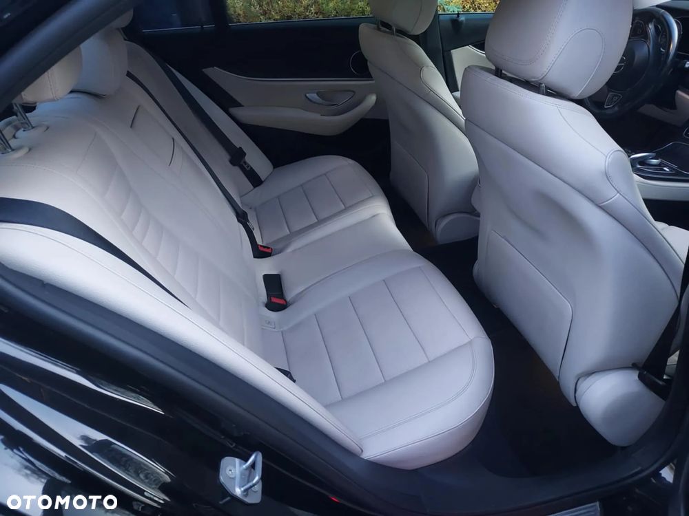 Mercedes-Benz Klasa E 200 4-Matic 9G-TRONIC - 5