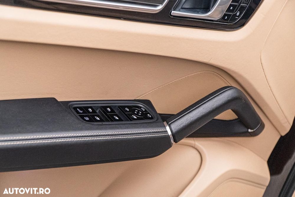 Porsche Cayenne E-Hybrid Tiptronic S Platinum Edition - 28