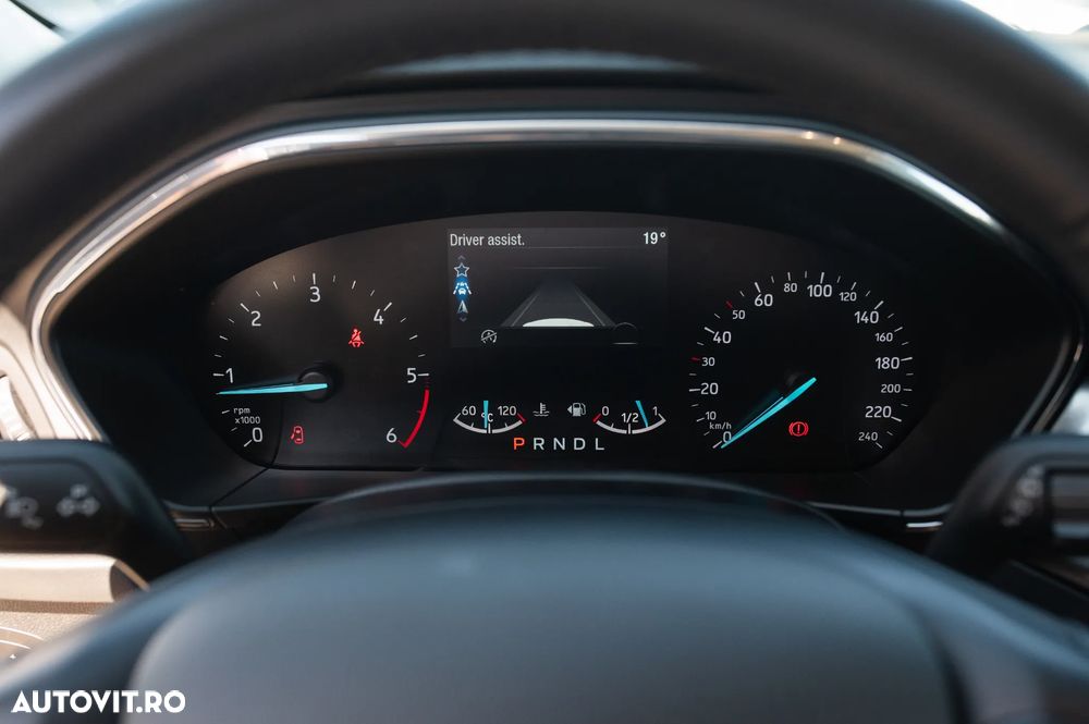 Ford Focus 1.5 EcoBlue 8AT Titanium - 15