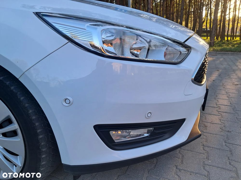 Ford Focus ver-1-5-ecoboost-start--stopp--system-business-edition - 23