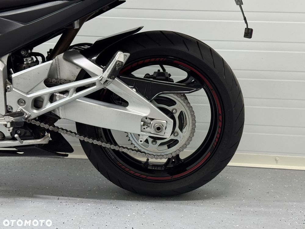 Suzuki GSR - 15
