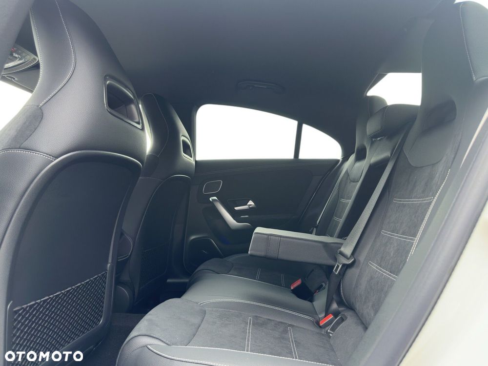 Mercedes-Benz CLA 200 AMG Line 7G-DCT - 9