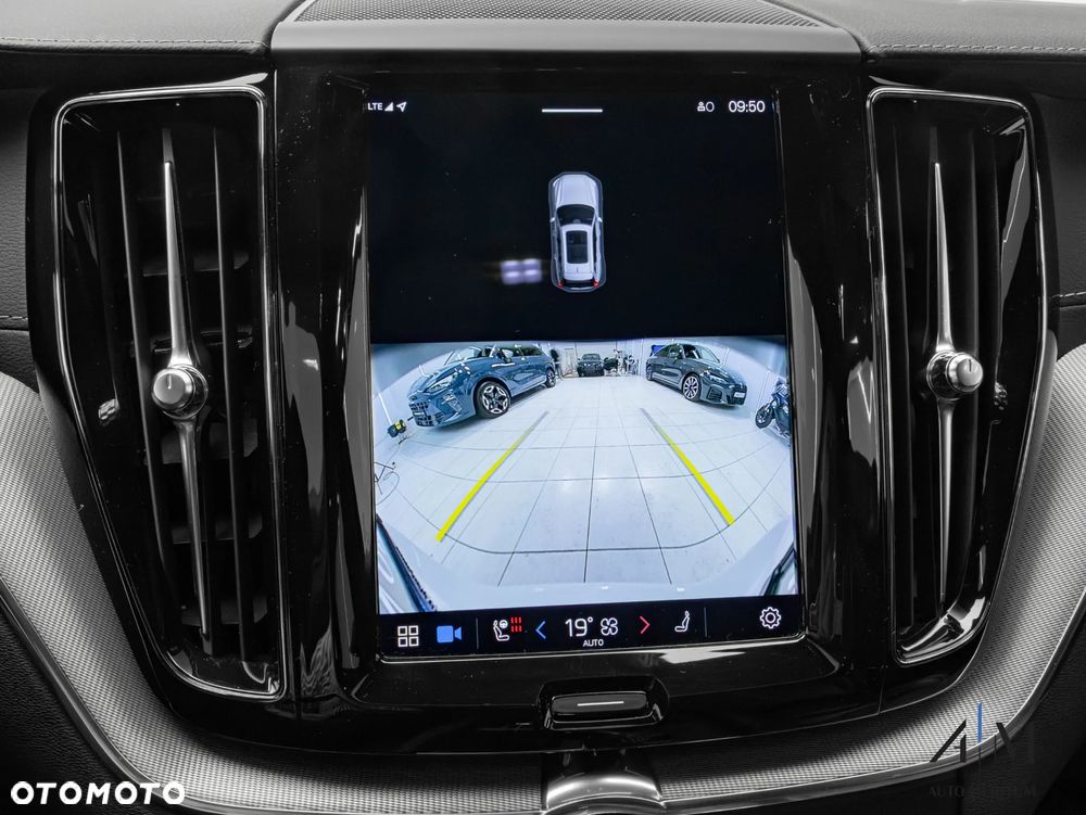 Volvo XC 60 B5 D AWD Ultimate Dark - 31