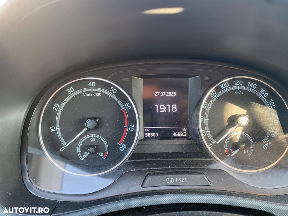 Skoda Fabia 1.0 TSI Active - 10