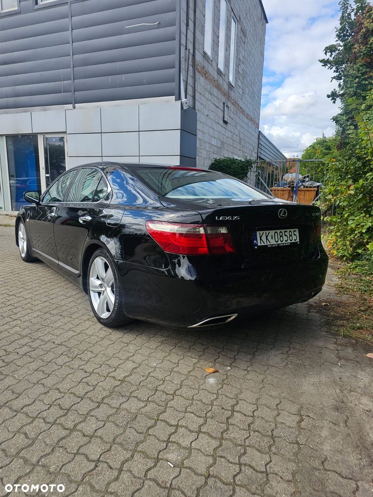 Lexus LS 460 Dynamic Line + Impression Line - 19