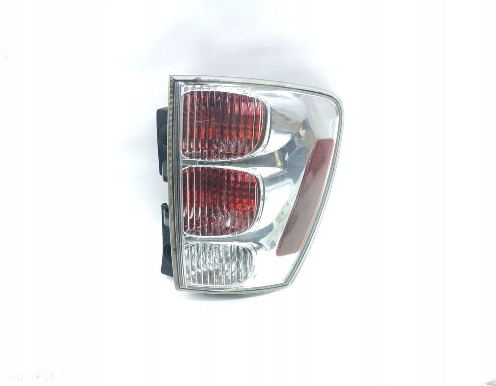 LAMPA PRAWA TYLNA TYŁ CHEVROLET EQUINOX I 3.4 04-09R - 1