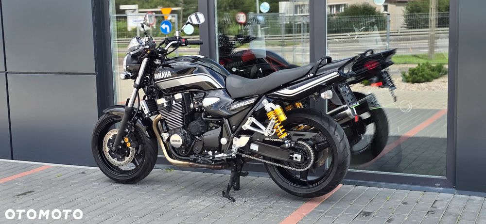 Yamaha XJR - 26