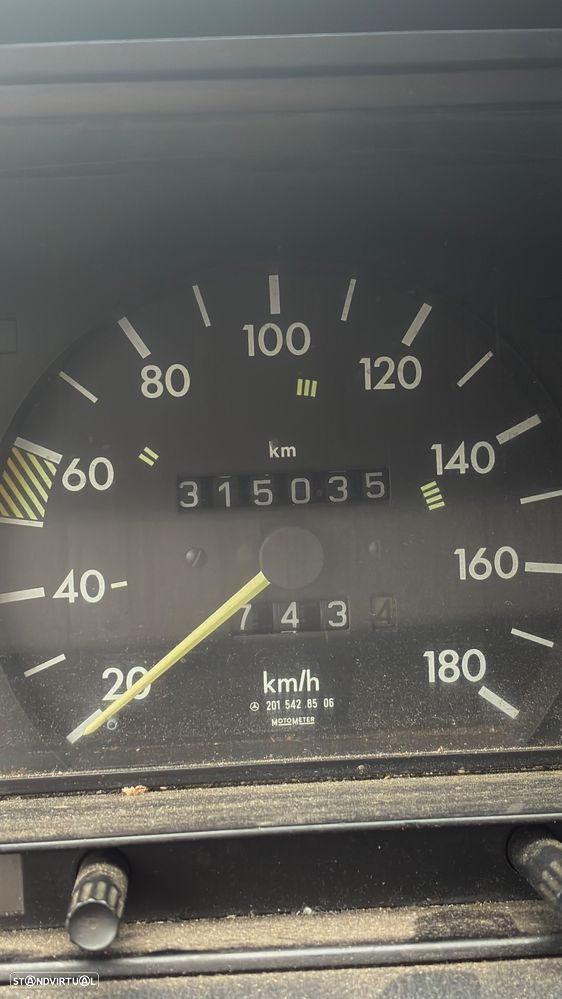 Mercedes-Benz W201 (1982-1993) 190 D 2.0 - 7