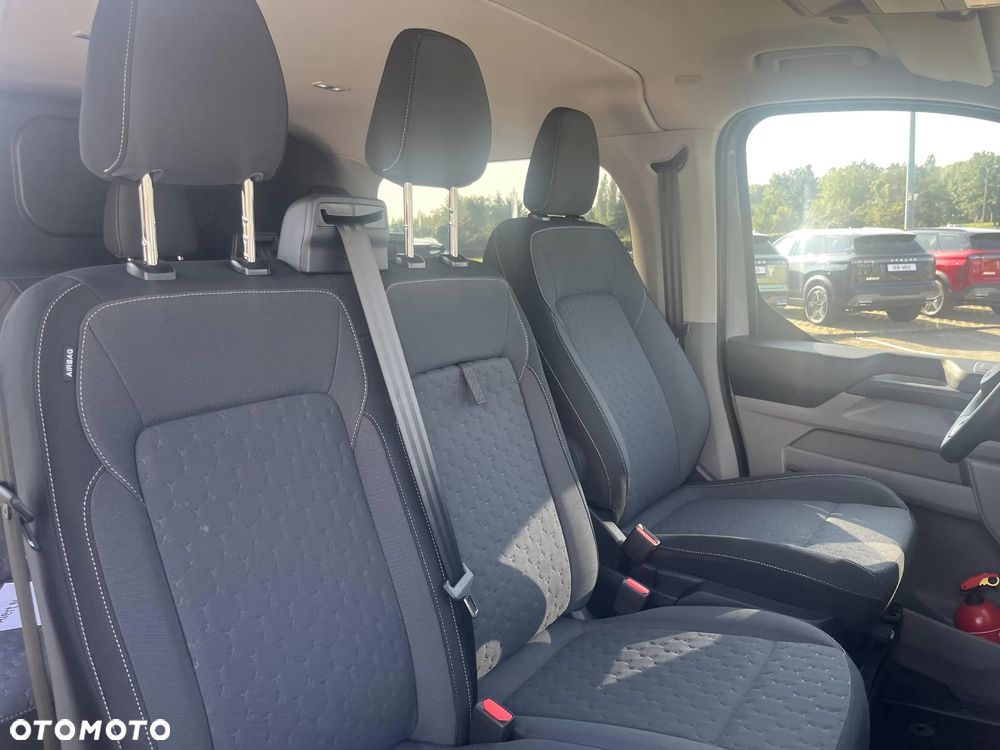 Ford Tranist Custom - 11