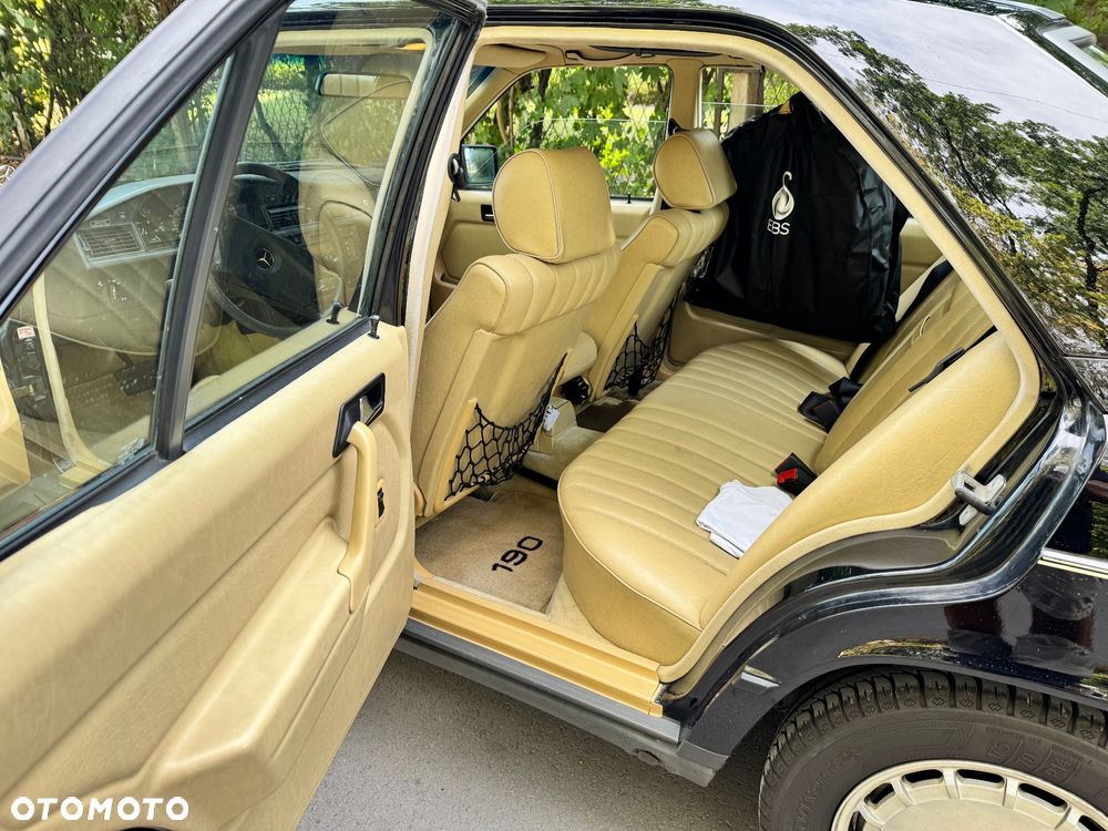 Mercedes-Benz W201 (190) - 6